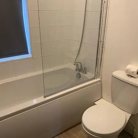 Spacious 4 Bedroom Townhouse *